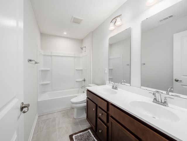 128 Cameo Woods Drive, Delaware, OH 43015