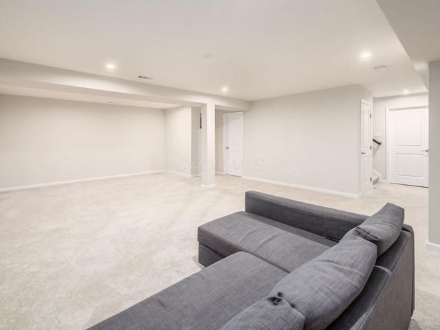 128 Cameo Woods Drive, Delaware, OH 43015