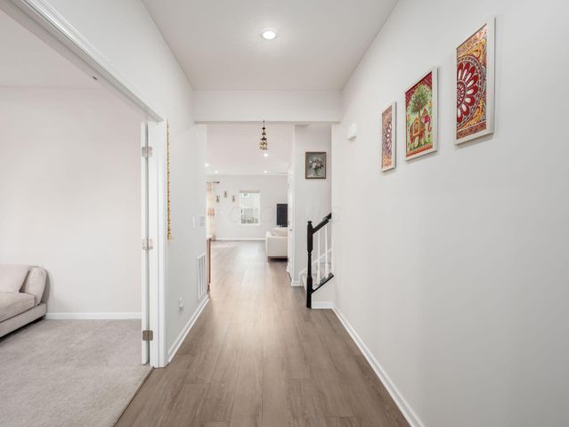 128 Cameo Woods Drive, Delaware, OH 43015