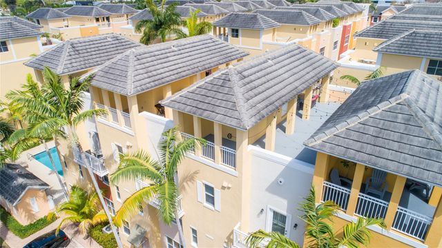 2314 Vintage Dr, Lighthouse Point, FL 33064