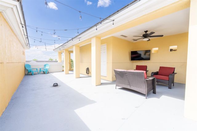 2314 Vintage Dr, Lighthouse Point, FL 33064