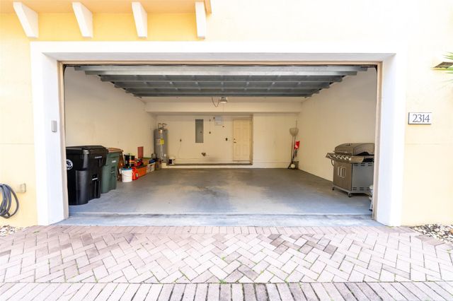 2314 Vintage Dr, Lighthouse Point, FL 33064