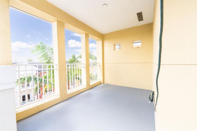 2314 Vintage Dr, Lighthouse Point, FL 33064
