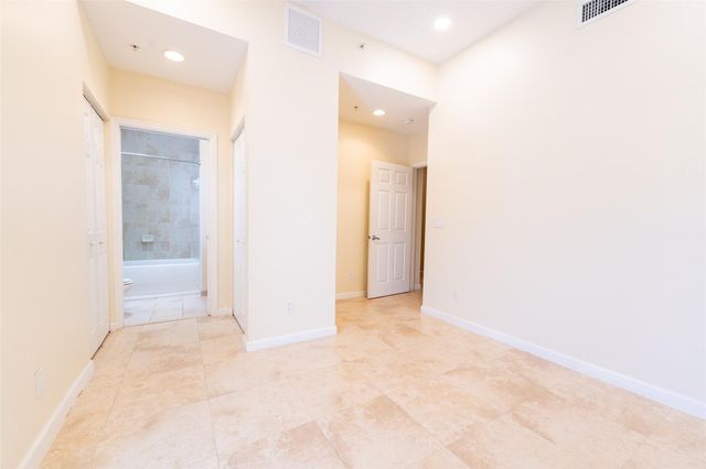 2314 Vintage Dr, Lighthouse Point, FL 33064
