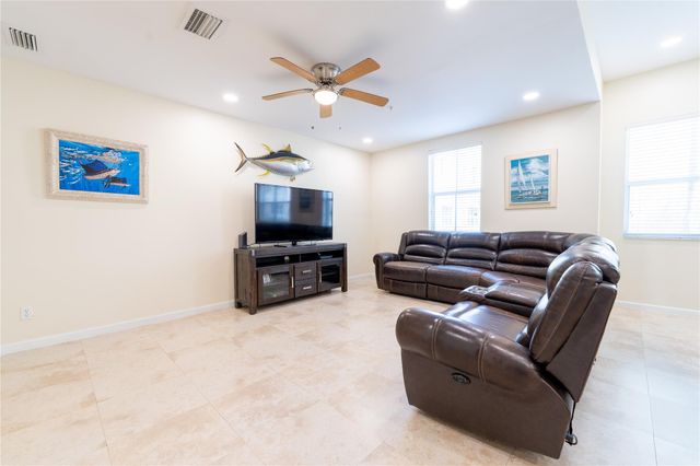 2314 Vintage Dr, Lighthouse Point, FL 33064