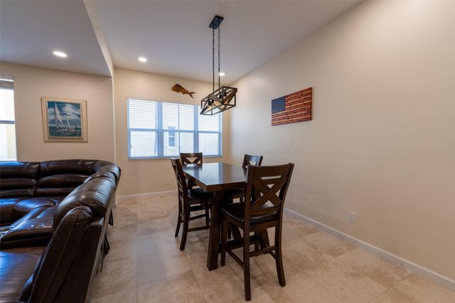 2314 Vintage Dr, Lighthouse Point, FL 33064