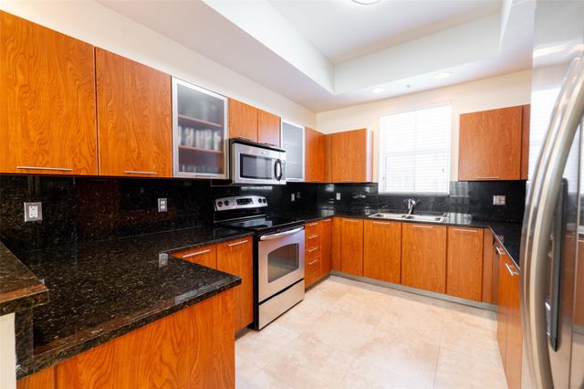 2314 Vintage Dr, Lighthouse Point, FL 33064