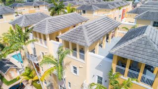 2314 Vintage Dr, Lighthouse Point, FL 33064