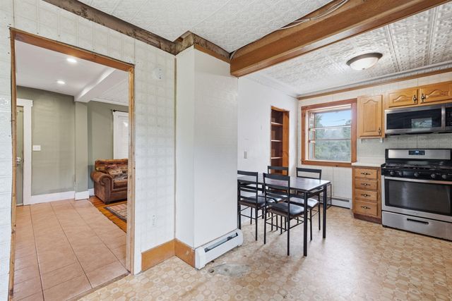 4 Skinner Street, Claremont, NH 03743