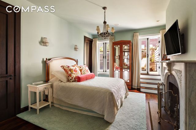 42 Barrow Street, New York City, NY 10014