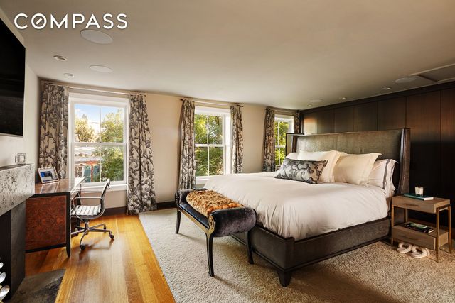 42 Barrow Street, New York City, NY 10014