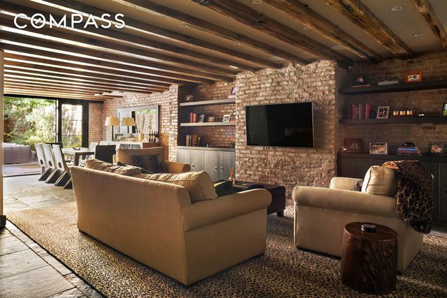 42 Barrow Street, New York City, NY 10014