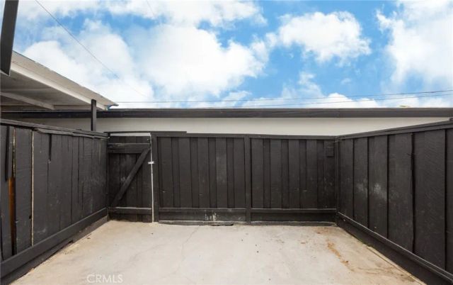 2729 S Baker, Santa Ana, CA 92707