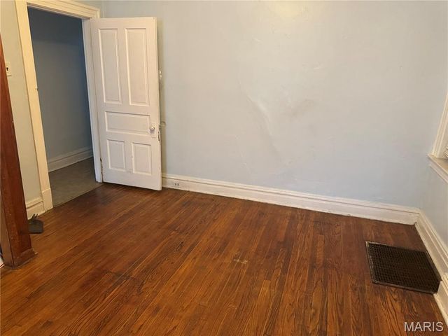 4456 Pennsylvania Avenue, St Louis, MO 63111