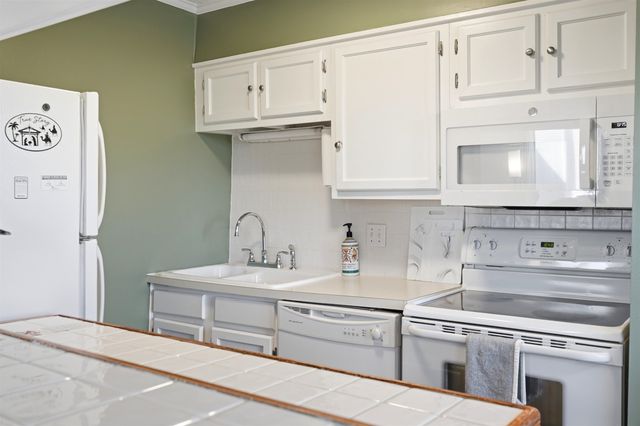 609 Hillside Dr S Unit A17, North Myrtle Beach, SC 29582