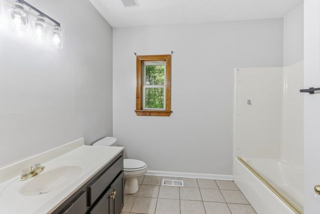 1000 EWELL RD, Moscow, TN 38057