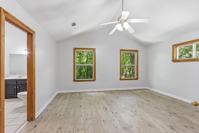 1000 EWELL RD, Moscow, TN 38057