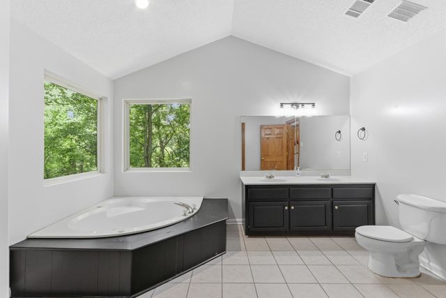 1000 EWELL RD, Moscow, TN 38057