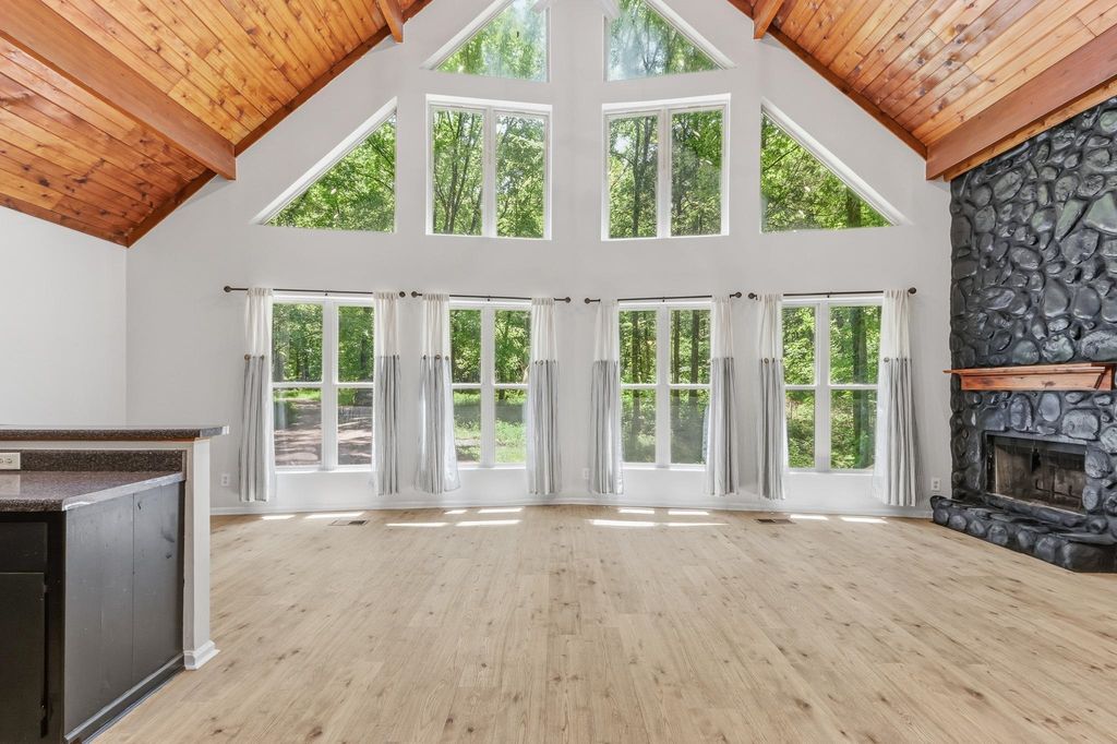 1000 EWELL RD, Moscow, TN 38057