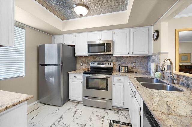 1001 PINE ISLE LANE 1001, Naples, FL 34112