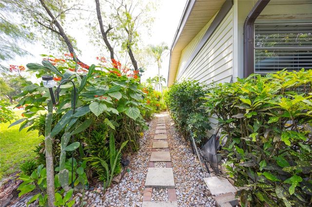1001 PINE ISLE LANE 1001, Naples, FL 34112