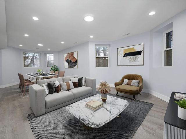 1916 N Ridgeway Avenue GDN, Chicago, IL 60647