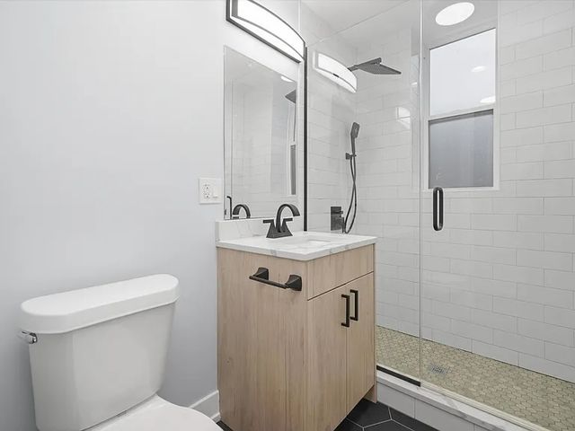 1916 N Ridgeway Avenue GDN, Chicago, IL 60647