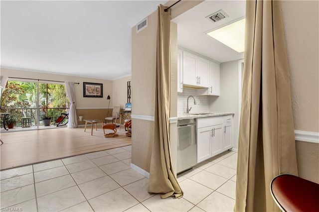 2366 E Mall DR 213, Fort Myers, FL 33901