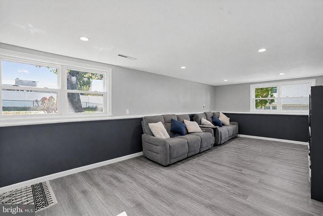 220 OGDEN STATION RD, Wenonah, NJ 08090