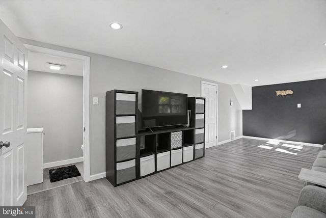 220 OGDEN STATION RD, Wenonah, NJ 08090