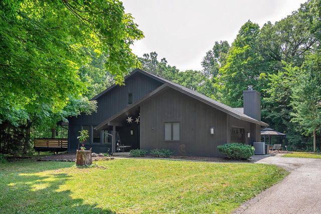 14825 Woodbridge ROAD, Brookfield, WI 53005