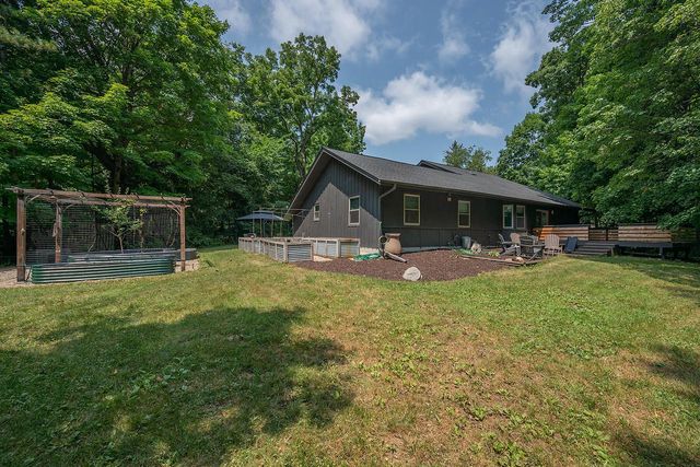 14825 Woodbridge ROAD, Brookfield, WI 53005
