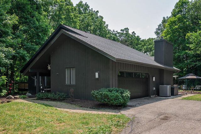 14825 Woodbridge ROAD, Brookfield, WI 53005