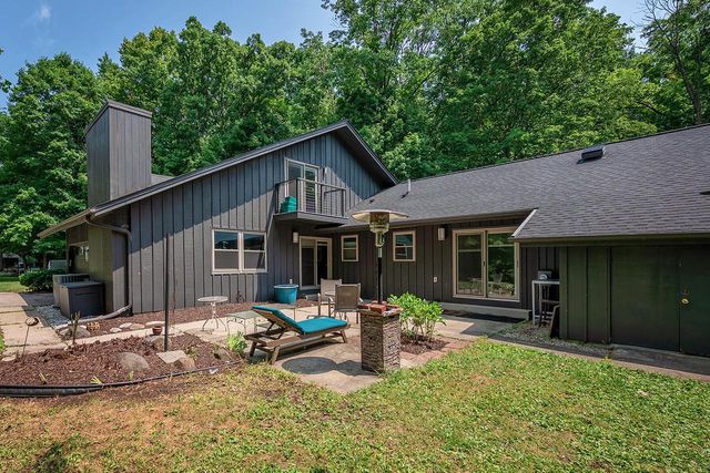 14825 Woodbridge ROAD, Brookfield, WI 53005