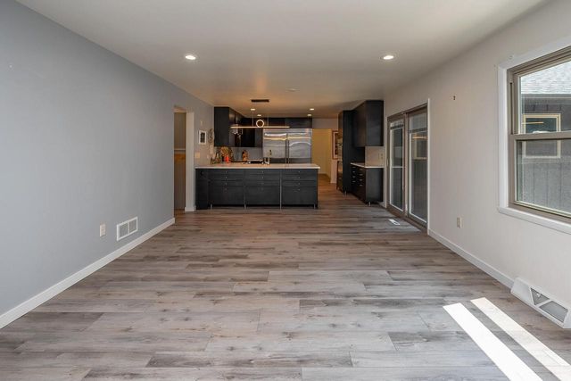 14825 Woodbridge ROAD, Brookfield, WI 53005