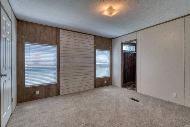 302 S Center Street, Fort Branch, IN 47648