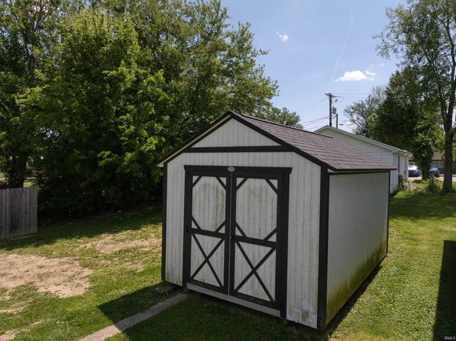 302 S Center Street, Fort Branch, IN 47648
