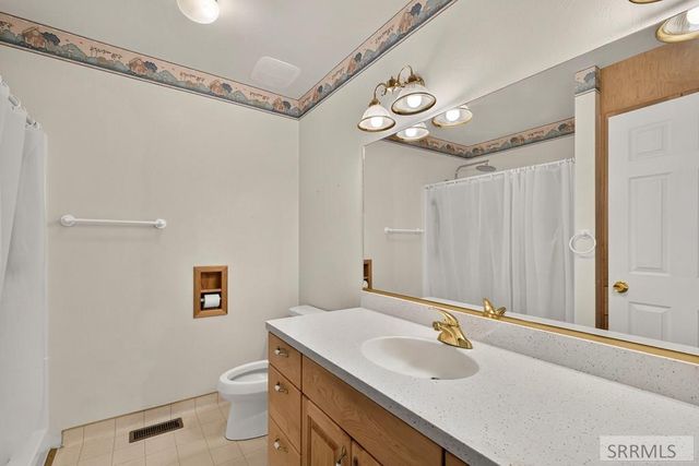 877 Flora Circle, Idaho Falls, ID 83401