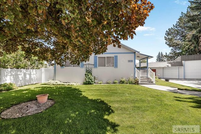 877 Flora Circle, Idaho Falls, ID 83401