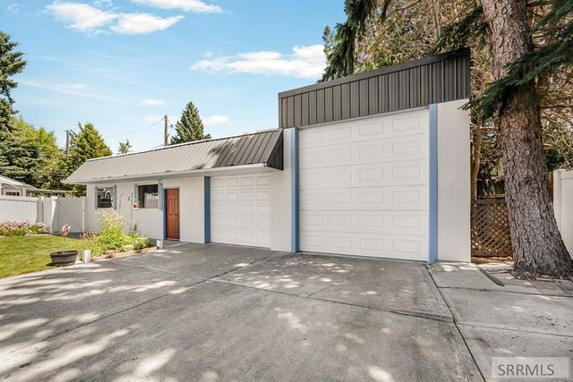 877 Flora Circle, Idaho Falls, ID 83401