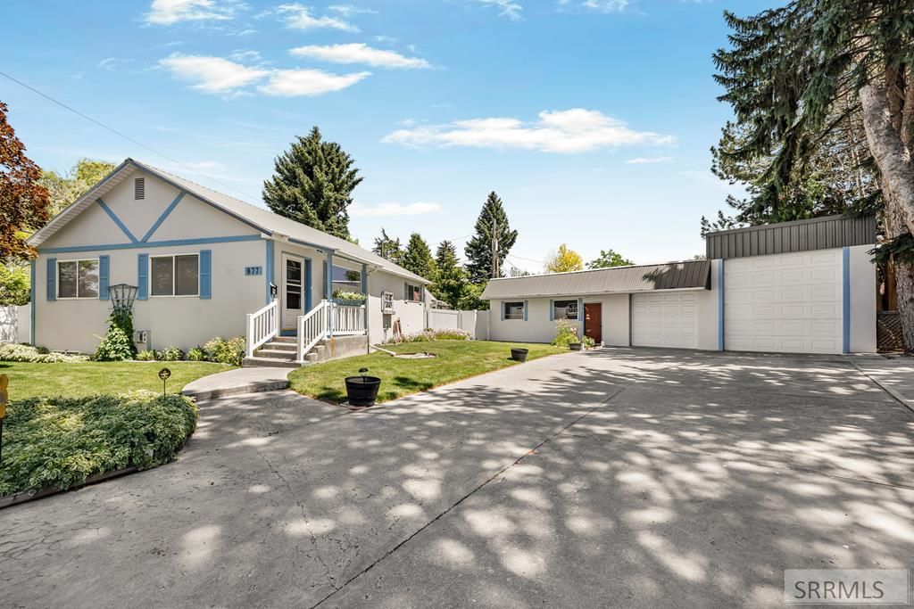 877 Flora Circle, Idaho Falls, ID 83401