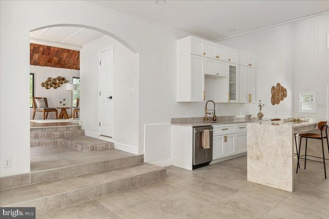 101 DELAWARE TRL, Winchester, VA 22602