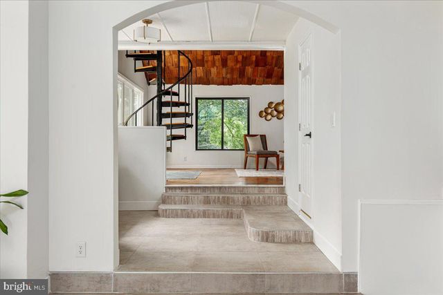 101 DELAWARE TRL, Winchester, VA 22602