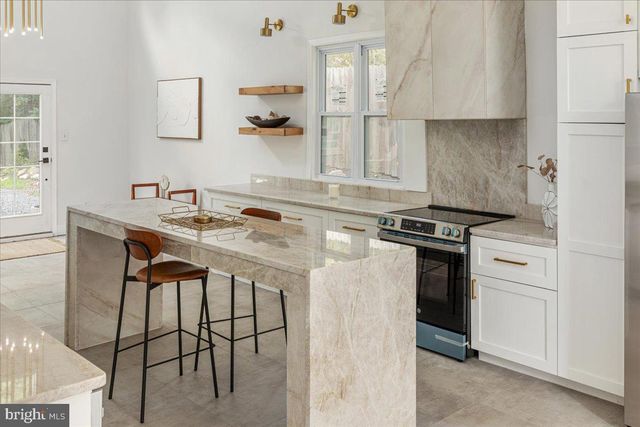 101 DELAWARE TRL, Winchester, VA 22602