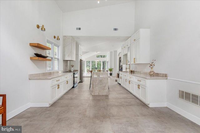 101 DELAWARE TRL, Winchester, VA 22602