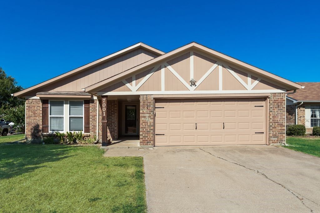 7001 Rose Lea Court, Fort Worth, TX 76137 — exterior