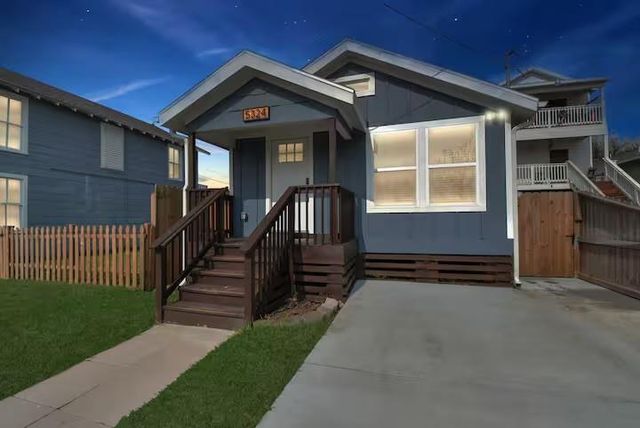 5324 Avenue L, Galveston, TX 77551