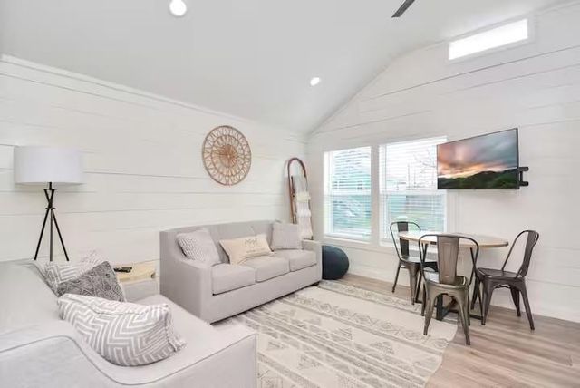 5324 Avenue L, Galveston, TX 77551