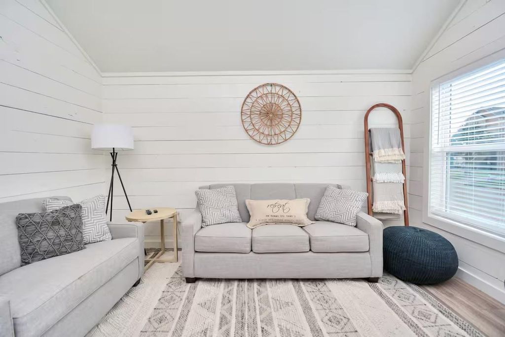 5324 Avenue L, Galveston, TX 77551