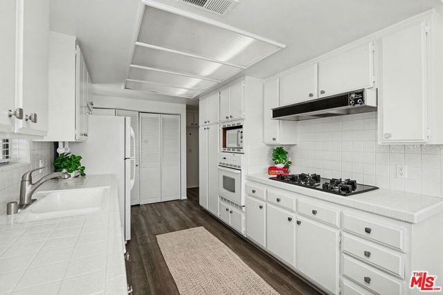 1909 Glendon Avenue 304, Los Angeles, CA 90025